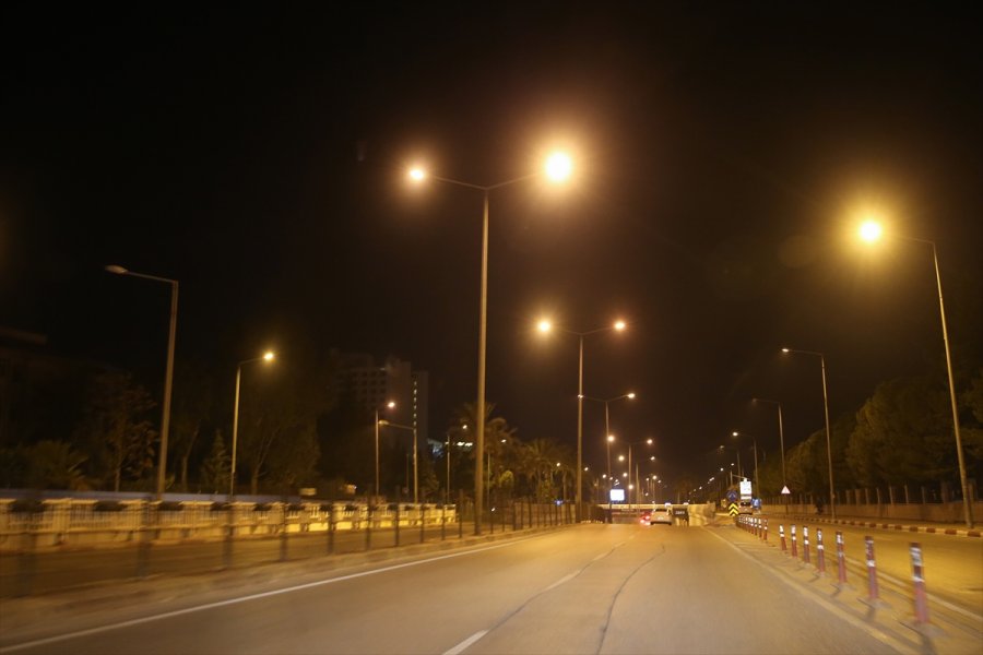 Antalya, Muğla, Isparta Ve Burdur'da Sokağa Çıkma Kısıtlamasına Uyuldu