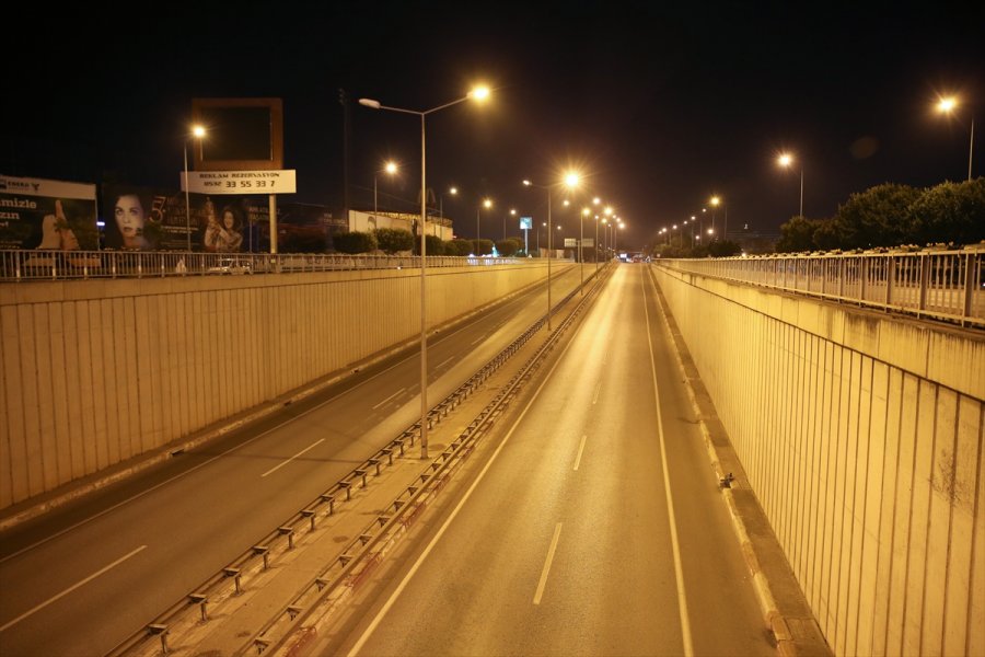 Antalya, Muğla, Isparta Ve Burdur'da Sokağa Çıkma Kısıtlamasına Uyuldu