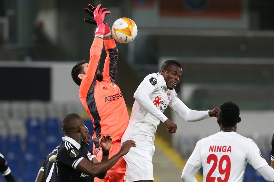 Karabağ: 2 - Demir Grup Sivasspor: 3