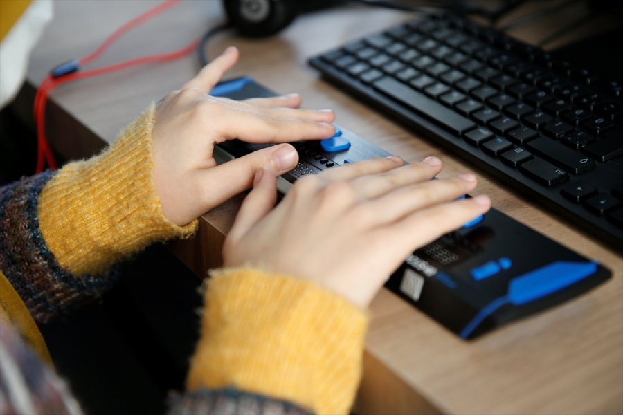 Kayseri'de 7/24 Kütüphanede Engelli Bireylerin Bilgiye Erişimi Kolaylaştı