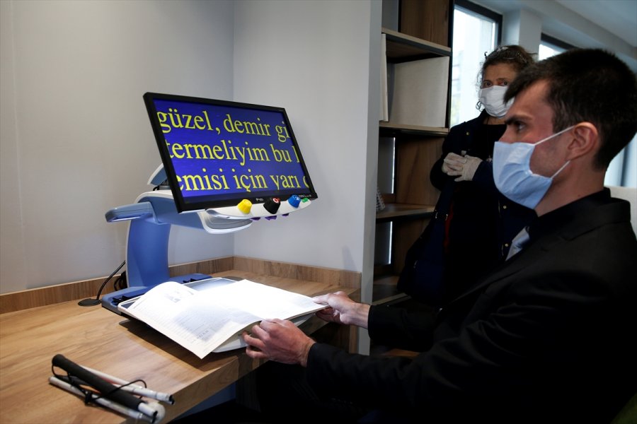 Kayseri'de 7/24 Kütüphanede Engelli Bireylerin Bilgiye Erişimi Kolaylaştı