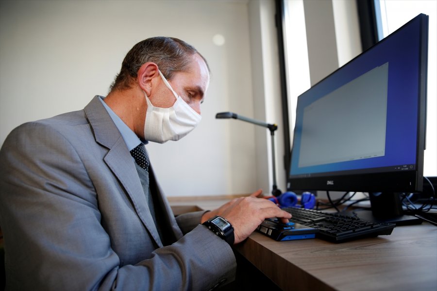 Kayseri'de 7/24 Kütüphanede Engelli Bireylerin Bilgiye Erişimi Kolaylaştı