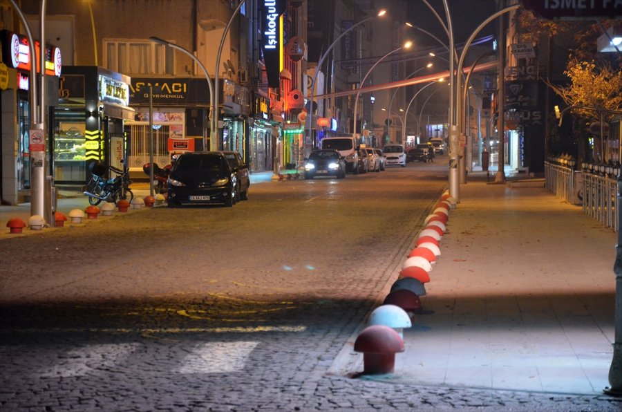 Konya, Aksaray, Karaman Ve Afyonkarahisar'da Vatandaşlar Evlerine Çekildi