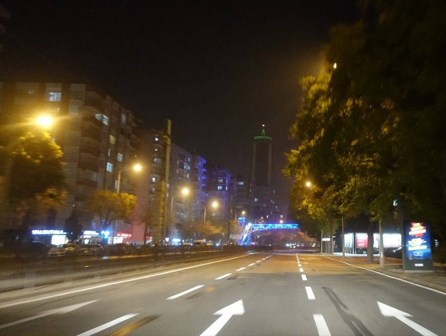 Konya, Aksaray, Karaman Ve Afyonkarahisar'da Vatandaşlar Evlerine Çekildi