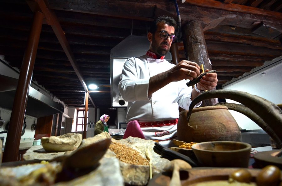 Konyalı Aşçı Neolitik Dönemin Yemeklerini Bugüne Taşıdı