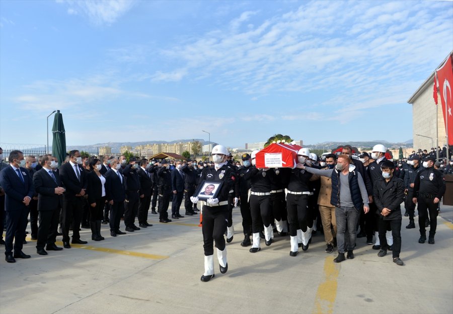 Mersin'de Midibüsün Devrilmesi Sonucu Şehit Olan Polis İçin Tören Düzenlendi
