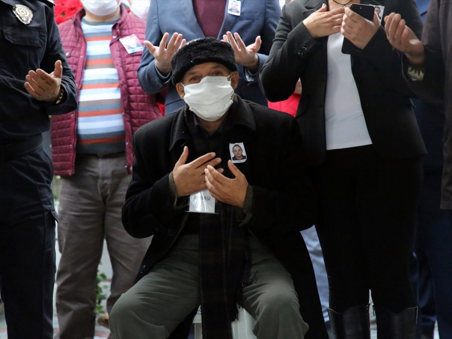 Mersin'de Midibüsün Devrilmesi Sonucu Şehit Olan Polis Son Yolculuğuna Uğurlandı