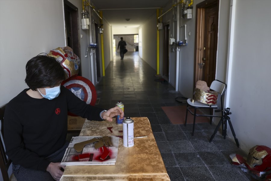 Şurup Kutusundan Süper Kahramana