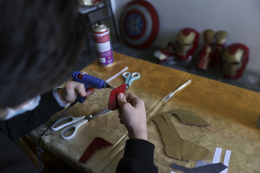 Şurup Kutusundan Süper Kahramana