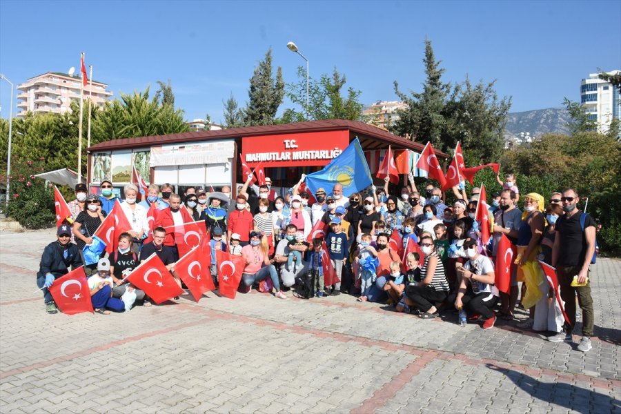 Alanya'da Yerleşik Yabancılar Çevre Temizliği İçin Bir Araya Geldi