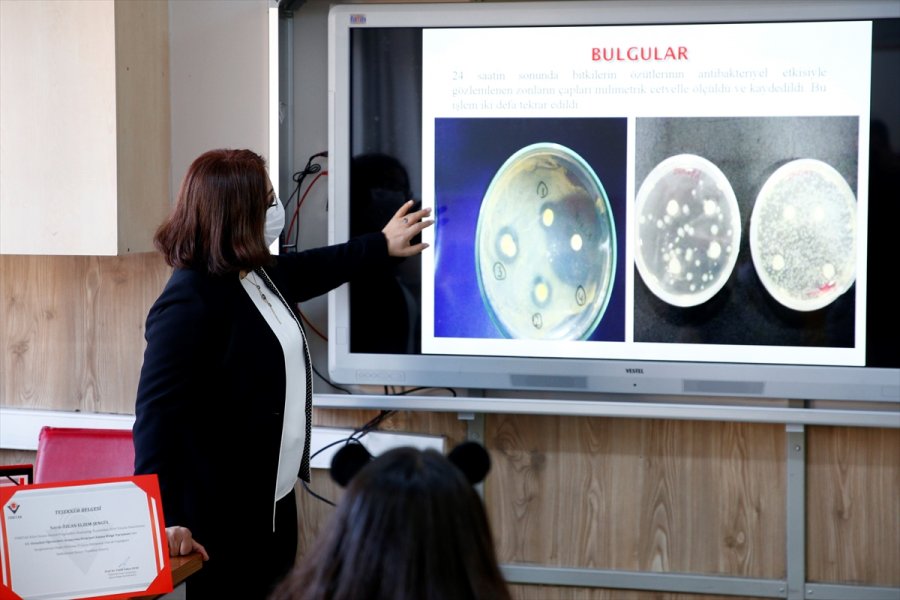 Anne Ve Babasının İzinden Giden 