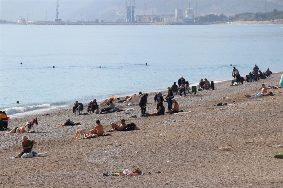 Antalya'da Kasımda Deniz Keyfi