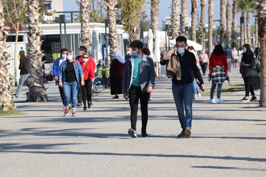 Antalya'da Kasımda Deniz Keyfi