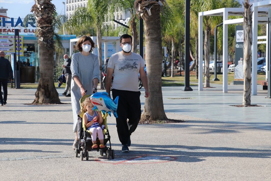 Antalya'da Kasımda Deniz Keyfi