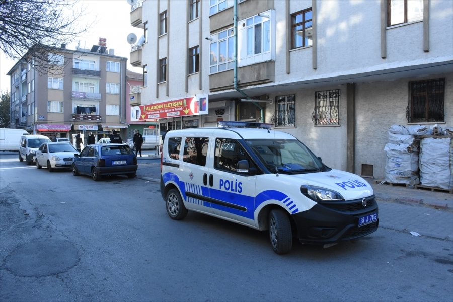 Kayseri'de Bıçaklı Kavga: 1 Yaralı