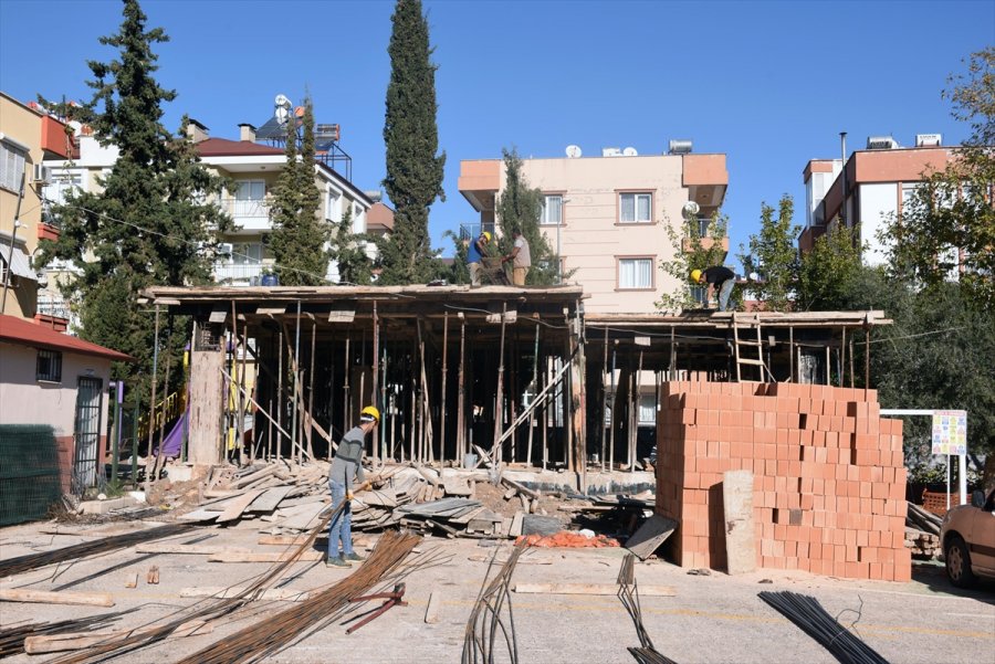 Kepez'deki İki Okula Çok Amaçlı Etkinlik Salonu İnşa Ediliyor