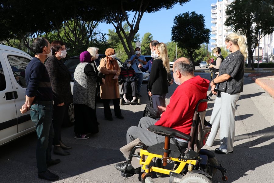 Antalya'da Zihinsel Engelli 2 Kardeşin Yaşadığı Apartmanda Tahliye Tartışması