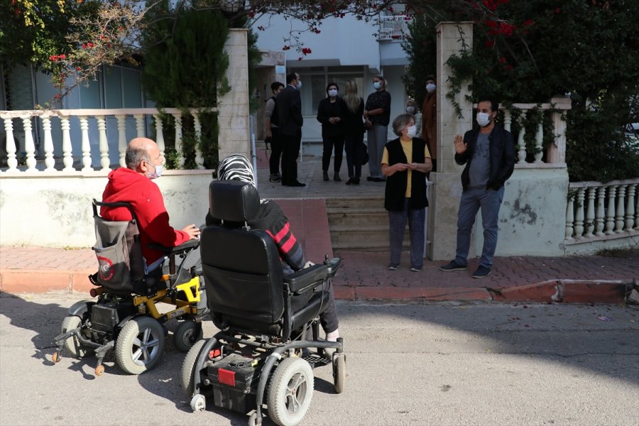 Antalya'da Zihinsel Engelli 2 Kardeşin Yaşadığı Apartmanda Tahliye Tartışması