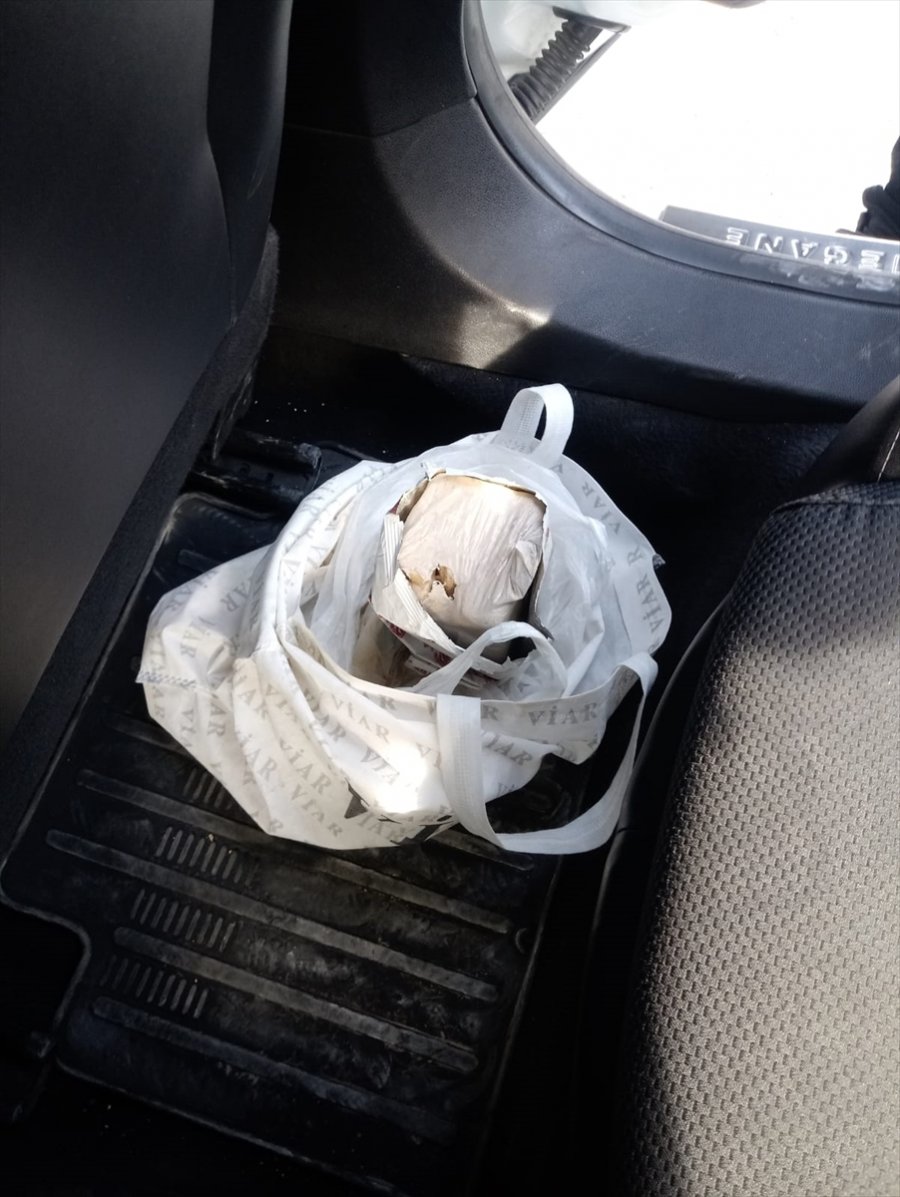 Kadir Şeker'in Kurtarmak İstediği Kadın 900 Gram Uyuşturucuyla Yakalandı