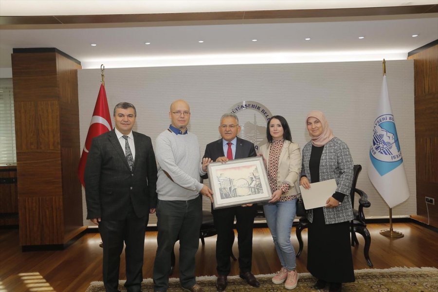 Kayseri Büyükşehir Belediyesinden Mostar'da 3 Bin Kişiye Ücretsiz Eğitim