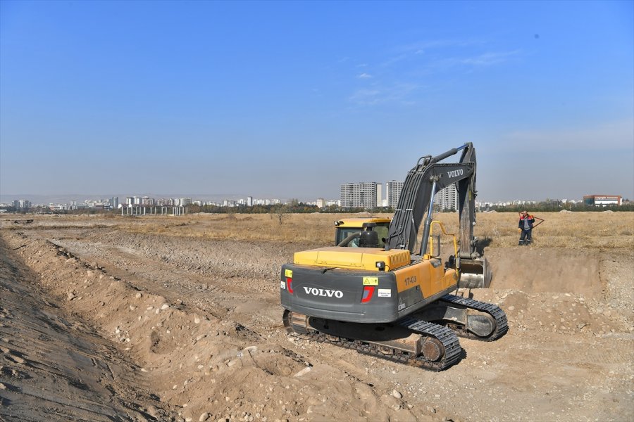 Kayseri'deki Recep Tayyip Erdoğan Millet Bahçesi'nde Çalışmalar Devam Ediyor