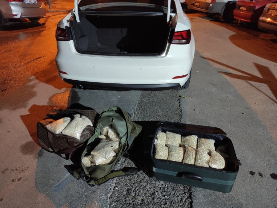 Mersin'de Uyuşturucu Sevkiyatı Yapan Zanlılara 