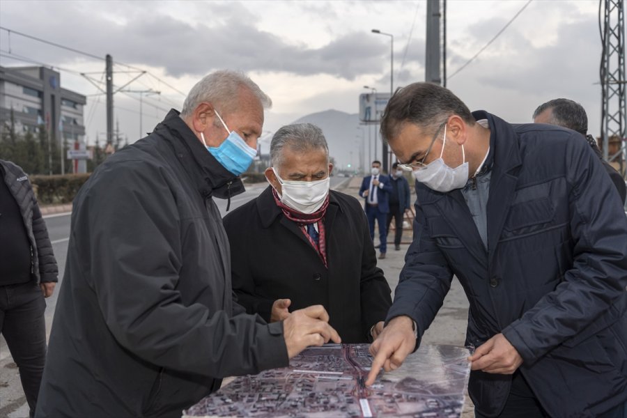 Başkan Büyükkılıç, Katlı Kavşak Çalışmalarını Denetledi