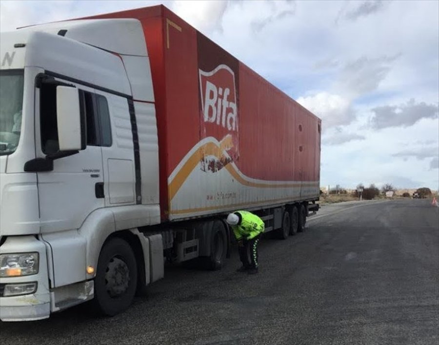 Bozkır'da Kış Lastiği Denetimlerinde Bir Sürücüye Ceza Kesildi