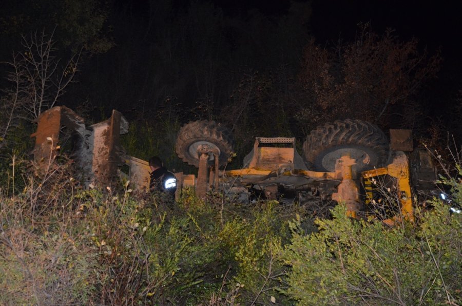 İş Makinesi Altında Kalan Genç Öldü