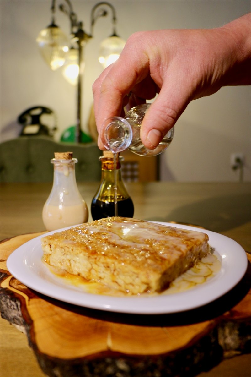 Kaymak İle Unun Kavrulmasından Doğan Tescilli Lezzet: Sivrihisar Höşmerim Tatlısı