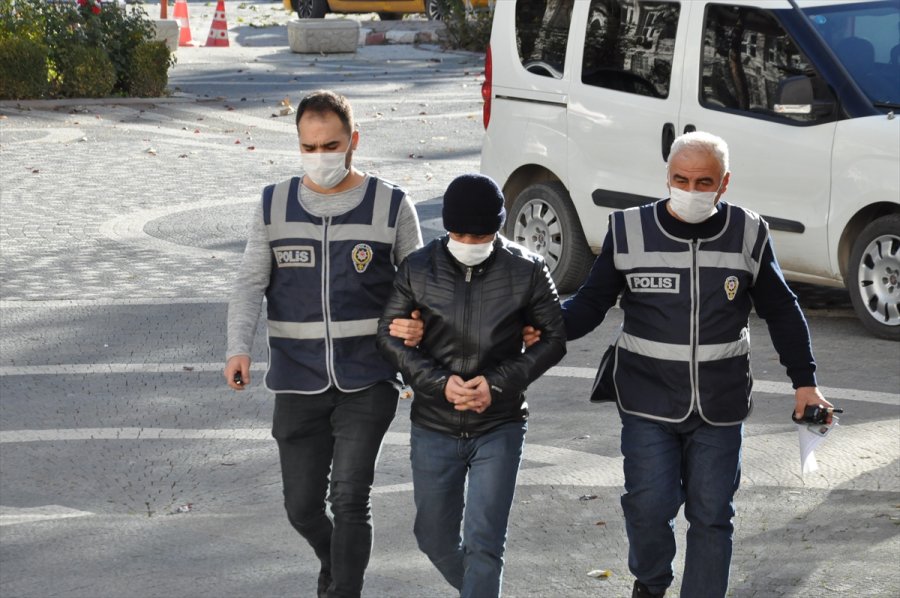 Konya'da Uyuşturucu Ticareti Yaptığı İleri Sürülen Eczacı Kalfası İle 2 Kişi Gözaltına Alındı