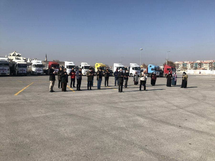 Konya'dan Suriye'ye 28 Yardım Tırı Gönderildi