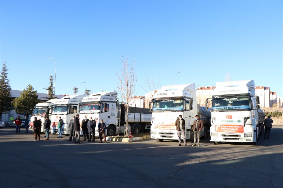 Niğde'den Suriye'ye 18 Tır Yardım Malzemesi Gönderildi
