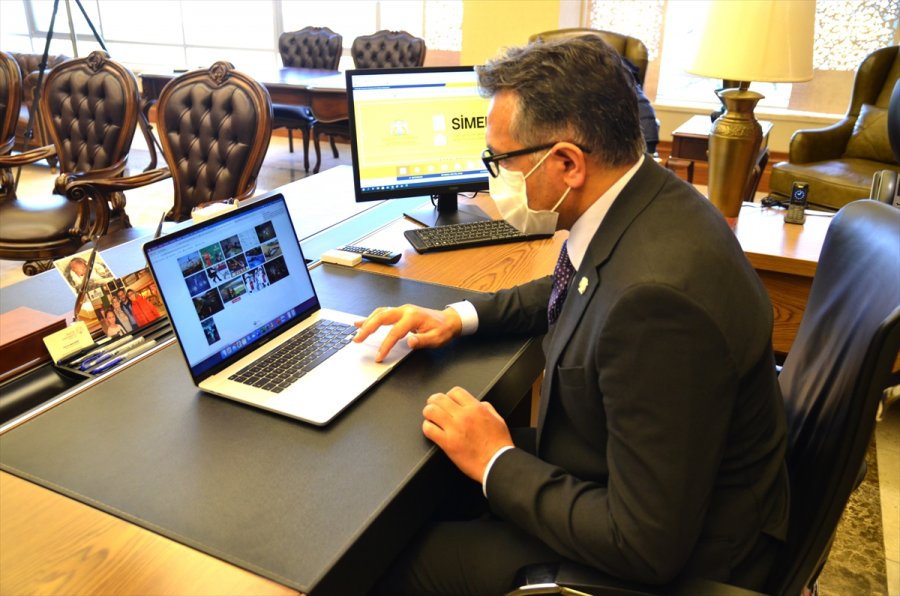 Sü Rektörü Prof. Dr. Metin Aksoy, Aa'nın 