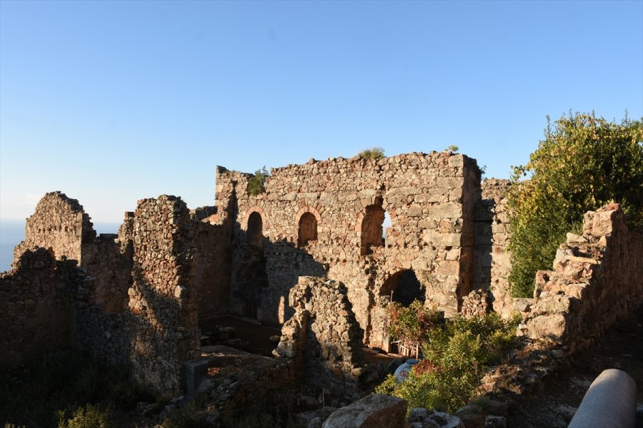 Syedra Antik Kenti Ziyaretçilerini Tarihi Yolculuğa Çıkarıyor