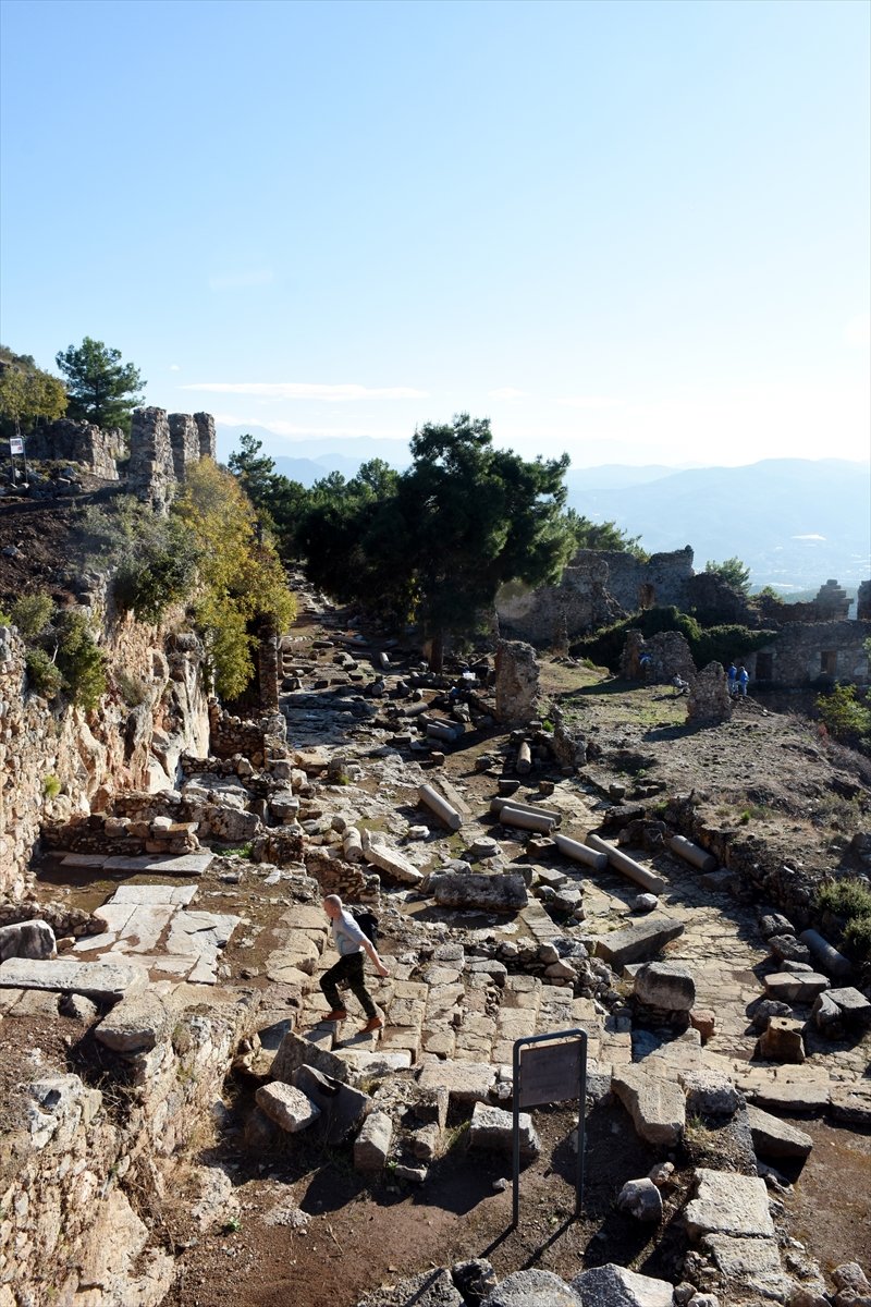 Syedra Antik Kenti Ziyaretçilerini Tarihi Yolculuğa Çıkarıyor