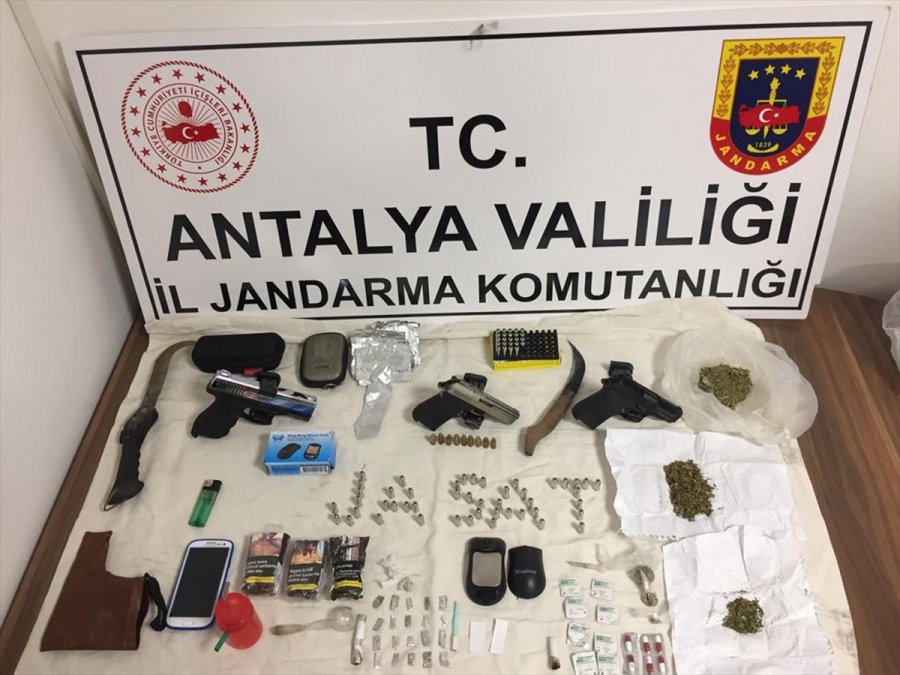 Alanya'da Uyuşturucu Şüphelisi Kovalamaca Sonucu Yakalandı