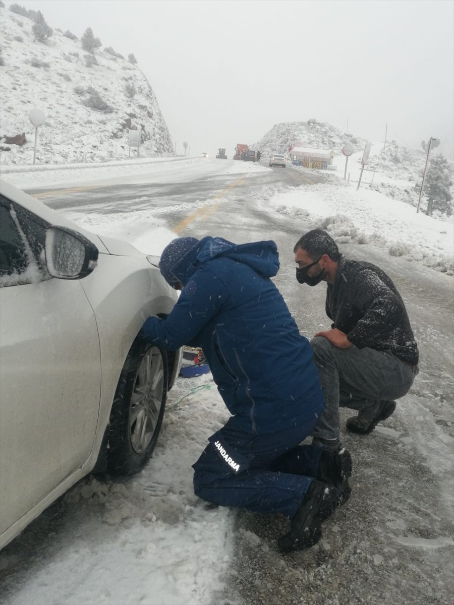 Güncelleme - Antalya'da Sağanak, Dolu Ve Kar Etkili Oldu