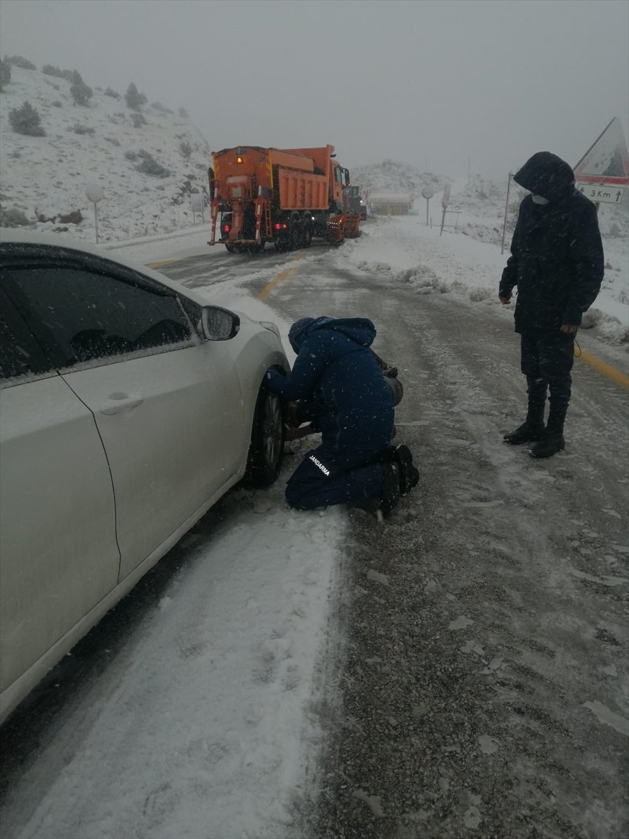 Güncelleme - Antalya'da Sağanak, Dolu Ve Kar Etkili Oldu