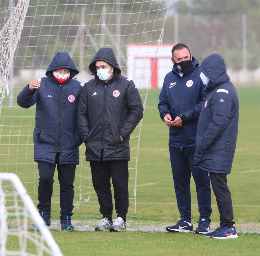 Antalyaspor'da Doğukan Sinik İle Bahadır Öztürk, 15 Yaş Altı Takımıyla Çalıştı