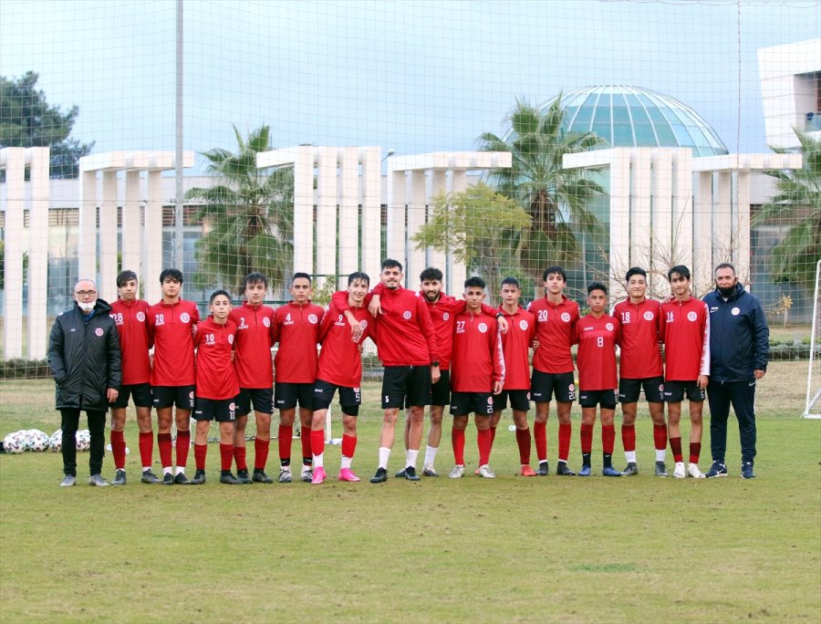 Antalyaspor'da Doğukan Sinik İle Bahadır Öztürk, 15 Yaş Altı Takımıyla Çalıştı