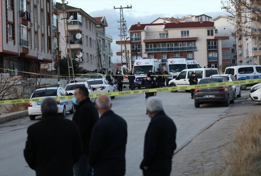 Başkentte Tartıştığı Kadını Öldüren Zanlı Kendini Vurdu