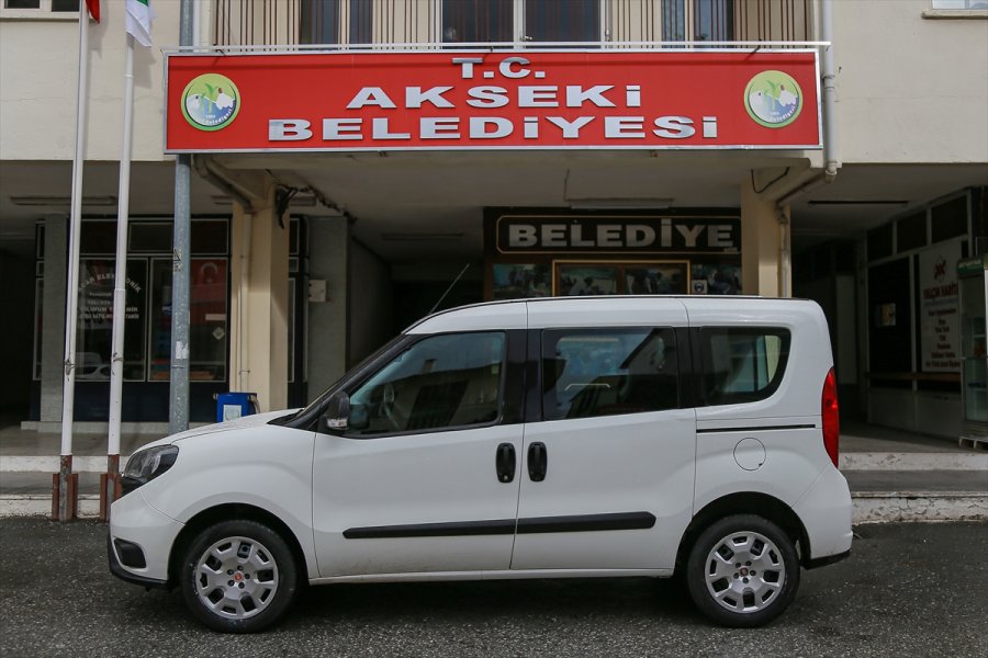Akseki Belediyesine Arazi Aracı Ve Otomobil Alındı