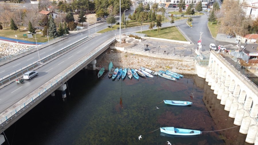 Beyşehir Gölü Kıyılarında Sokağa Çıkma Kısıtlaması Sessizliği
