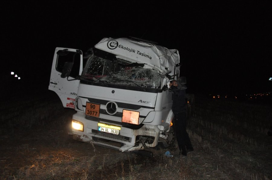 Eskişehir'de Park Halindeyken Çalınan Kamyon Tarlada Devrilmiş Halde Bulundu