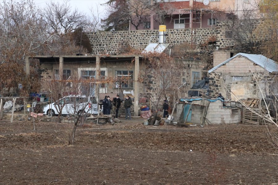 Kayseri'de İki Kardeş Evlerinde Ölü Bulundu