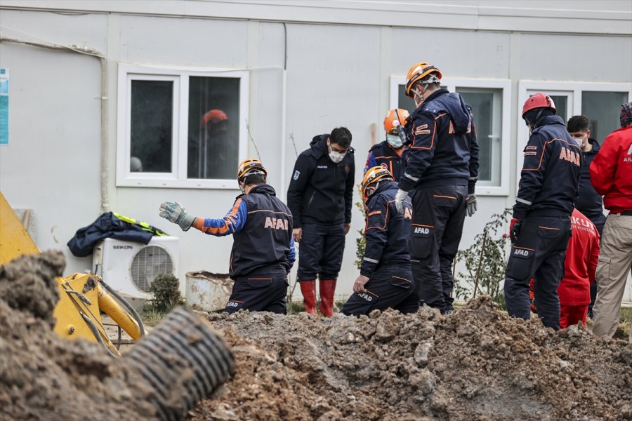Başkentte İnşaat Alanında Toprak Kayması Sonucu Bir İşçi Öldü