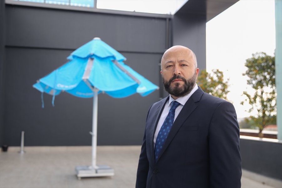 Güneşten Elektrik Üreten Şemsiyeler Gelecek Yaz Plajlarda Olacak