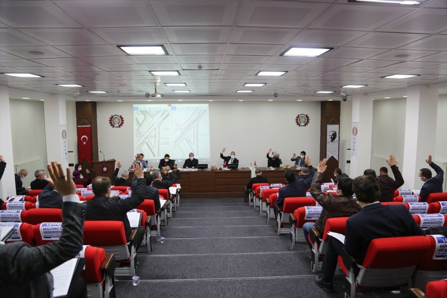 Niğde'de Kapanan İş Yeri İle Çalışanlarının Konutlarına Yüzde 50 Su İndirimi