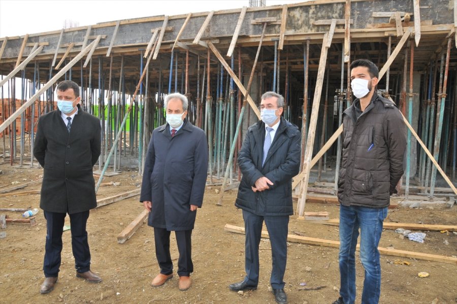 Akşehir'de Yapımına Başlanılan Yeni Otogar İnşaatında Çalışmalar Devam Ediyor